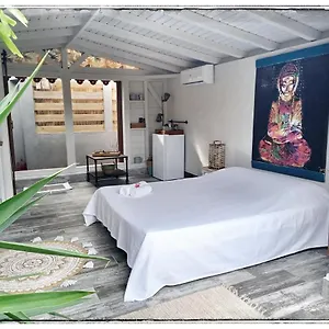 La D'artiste Guest house